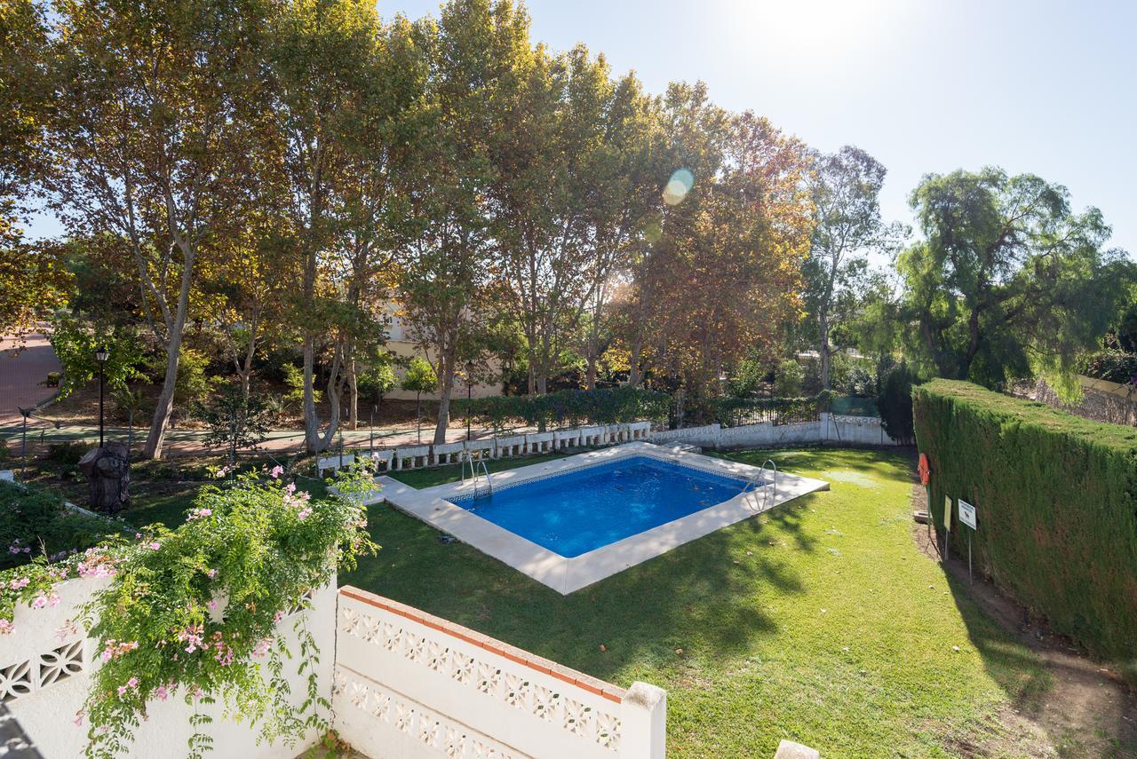 Malagasuite Bungalow Pool เบนัลมาเดนา ภายนอก รูปภาพ