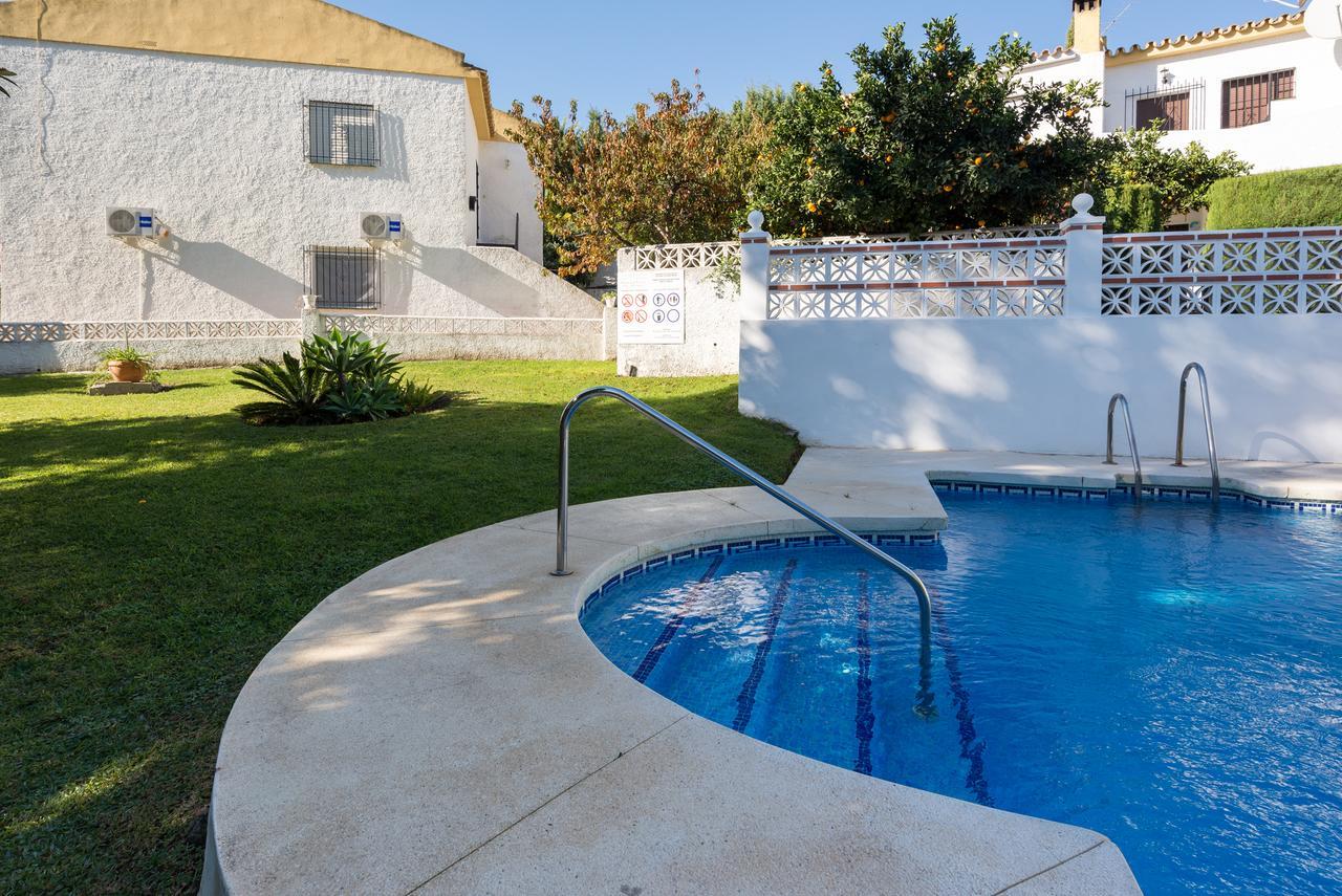 Malagasuite Bungalow Pool เบนัลมาเดนา ภายนอก รูปภาพ